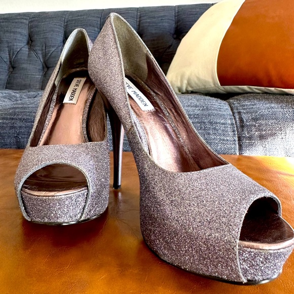 Silver Steve Madden Peep Toe Heels - Picture 1 of 12